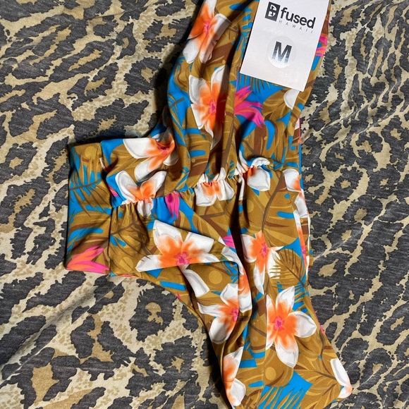 Fused Hawaii swim bottoms and tops. - Picture 3 of 3